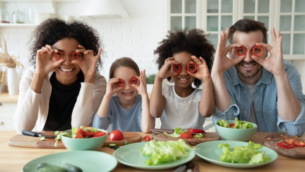 family eating healthy for healthy eyes